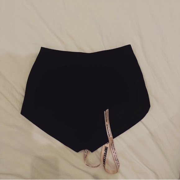 Elegant High Waist Black Women's Shorts - Picture 3 of 6